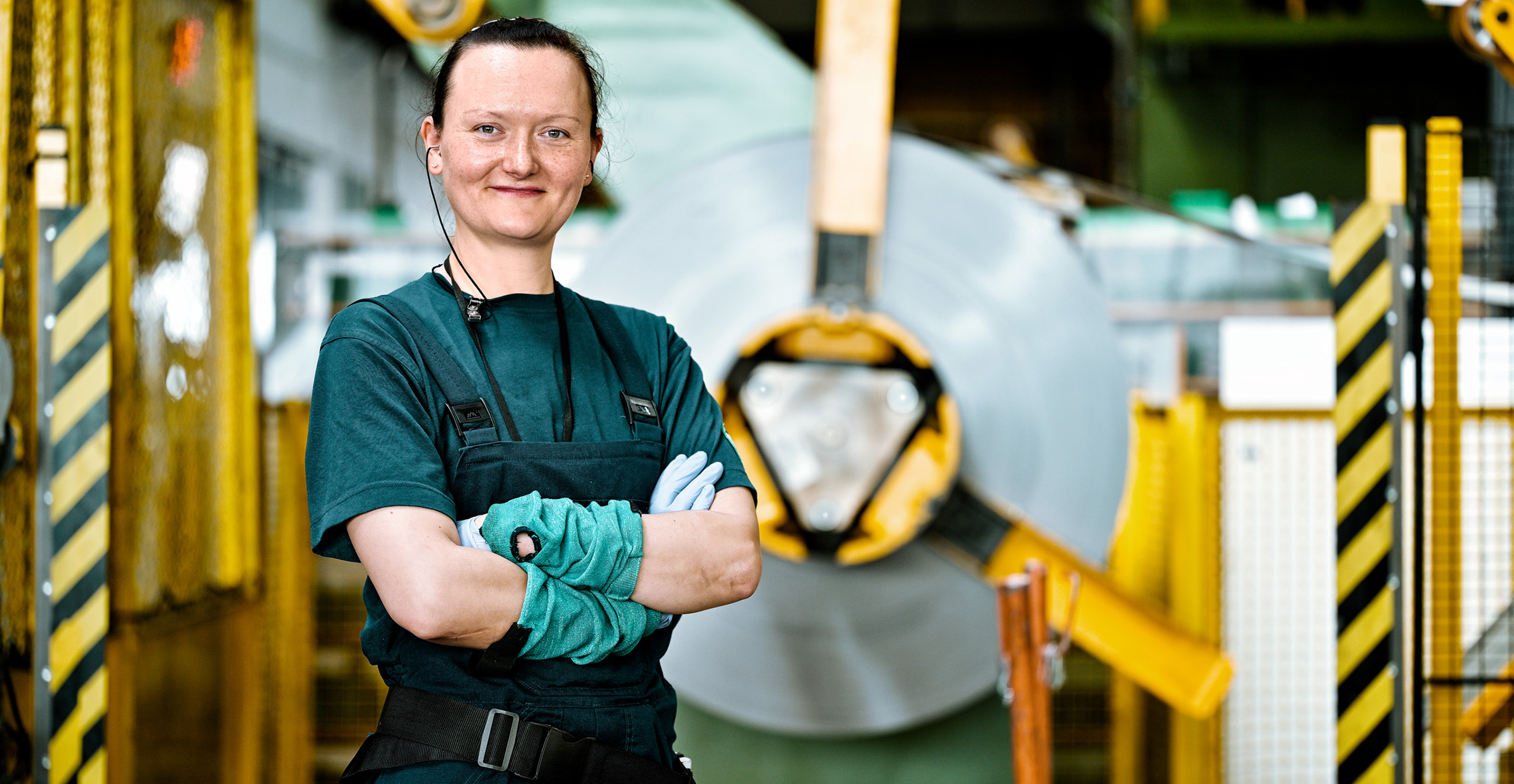 portrait de femme en milieu industriel; reportage photo industriel;